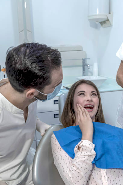 Best Dentist Open Late Near Me  in Bloomingdale, TN